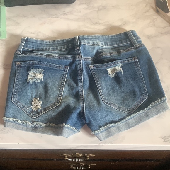 American Eagle Distressed Shorts - Picture 5 of 5